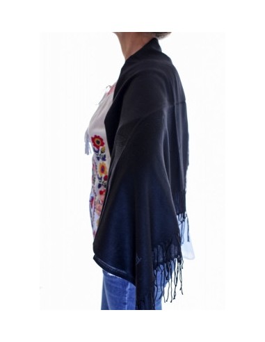 Esarfa neagra