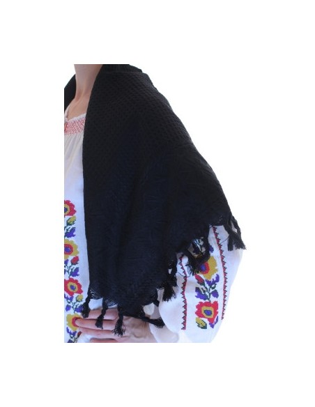 Basma traditionala neagra cu ciucuri