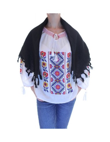 Basma traditionala neagra cu ciucuri