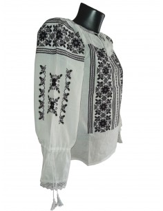 ie traditionala cu maneca lunga alba cu broderie neagra disponibila in marimi de la s la 3xl 2