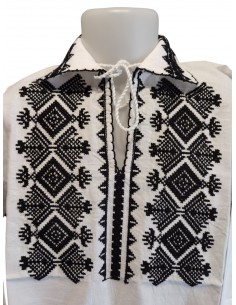 Cămașă Tradițională Băieți cu Guler Clasic și Șiret – Broderie Romboidală Neagră, Bumbac 100% (0-16 ani) 2