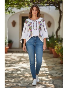 Bluza dama alba cu broderie florala mov si rosie stil traditional elegant 2