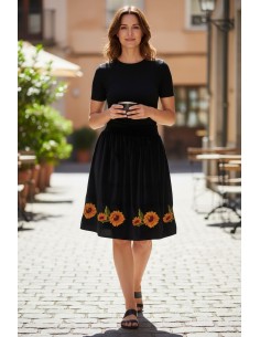 Fusta dama din catifea neagra cu broderie florala sunflower 2