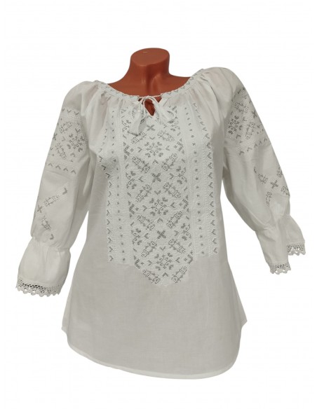 Bluza dama alba cu broderie argintie si maneca trei sferturi eleganta