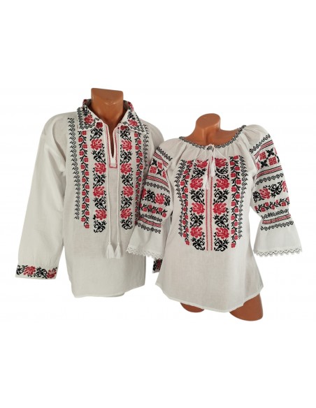 Set cuplu alb cu broderie florala rosie si neagra pentru ea si el