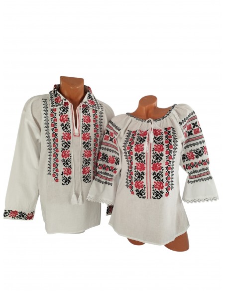 Set cuplu alb cu broderie florala rosie si neagra pentru ea si el