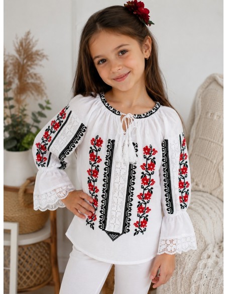 Ie traditionala fetite alba cu maci rosii si broderie florala