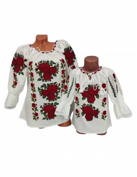 Set mama si fiica cu ie traditionala alba brodata cu trandafiri rosii
