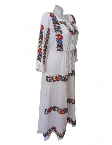 Rochie traditionala alba dama cu broderie florala multicolora si maneca trei sferturi