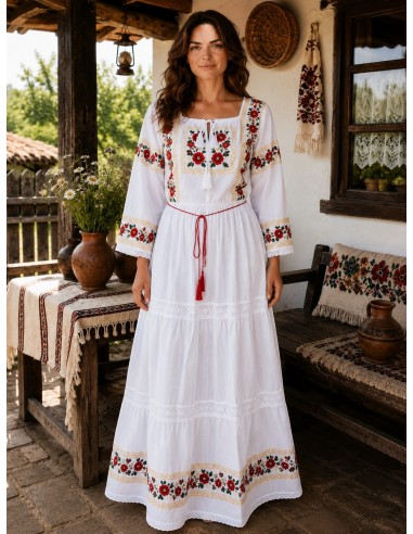 Rochie traditionala alba dama cu broderie rosie si aurie, maneca trei sferturi si croiala lunga